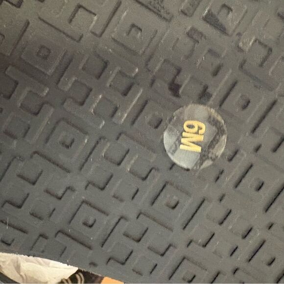 Tory Burch Miller Happy Times Navy Floral Sandals. Size 6M. NEW!! - Picture 9 of 9